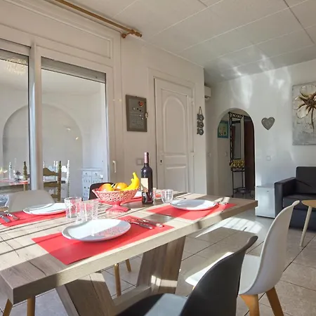 Leon Inmo Amira - 10191 Tatil Evi